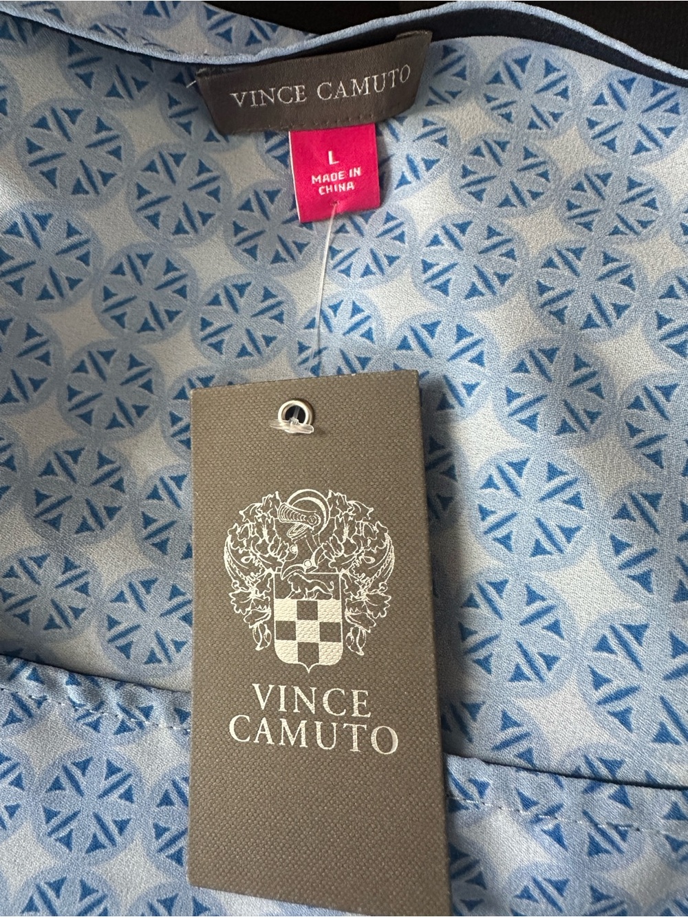 Vince Camuto Veranda Tile Print Oxford Blue Blouse Top NWT Sz Large - Picture 6 of 7